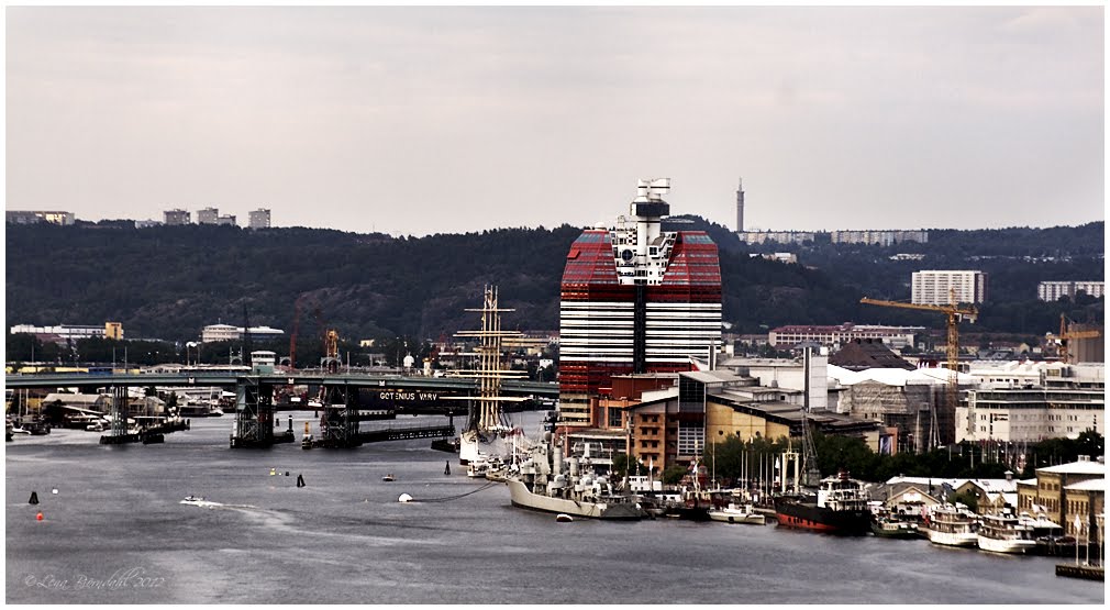 Gothenburg harbour by Lena Björndahl