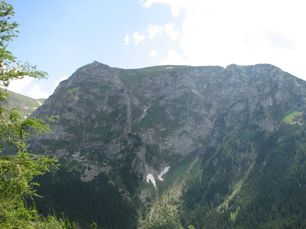 Czerwony szlak na Giewont (Red trail on Giewont) by Inaz