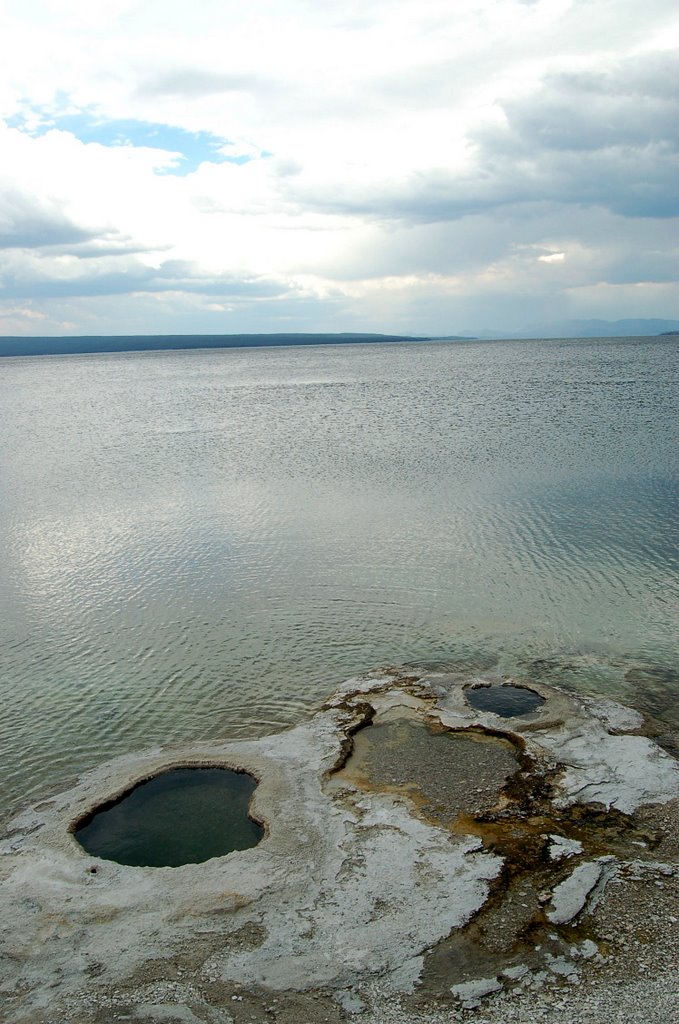 Lakeshore Geyser by Herve Quatrelivre