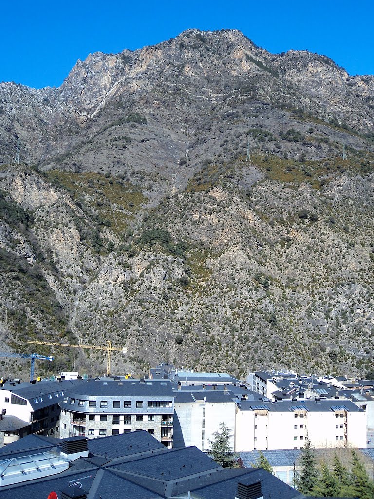 Pirineus em Sant Julià de Lòria, Andorra by RNLatvian