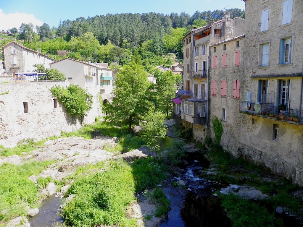 Largentière - Le cours d'eau depuis le pont by epaulard59