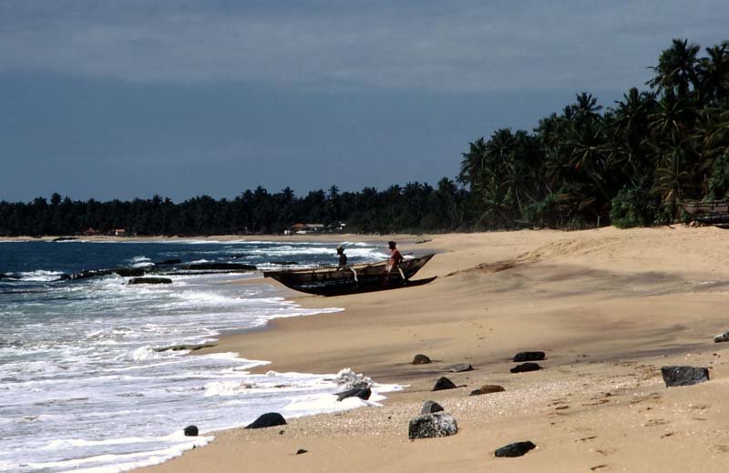 Tangalla - Sri Lanka - 1987 by Ole Holbech