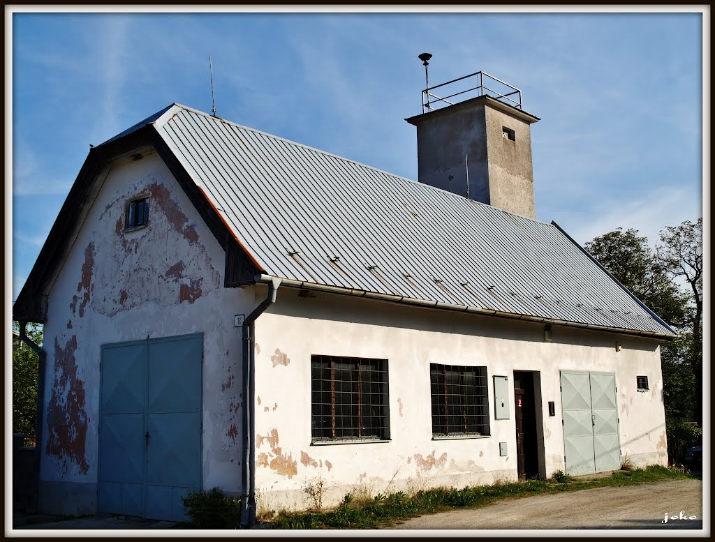 Hasičská zbrojnica v obci Radobica by < JOKO >