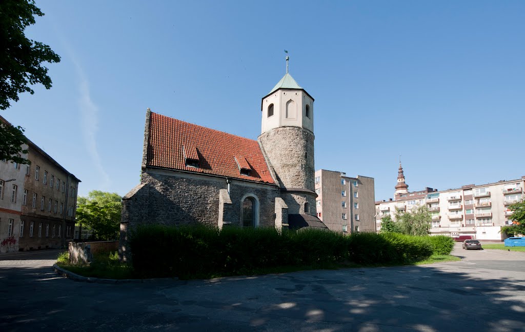 Romańska kaplica w Strzelinie (www.zamki.pl) by ZeroJeden