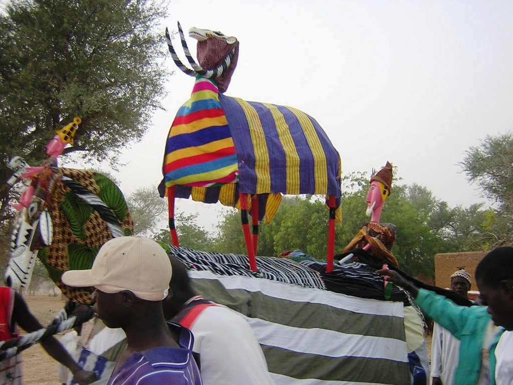 Somadougou - festeggiamenti per il sacrificio by maresa maremagna