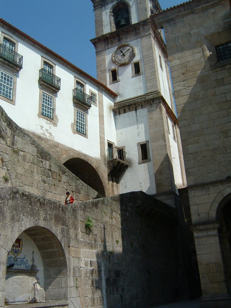 Largo de Sao Gonçalo by Eladio Cortizo