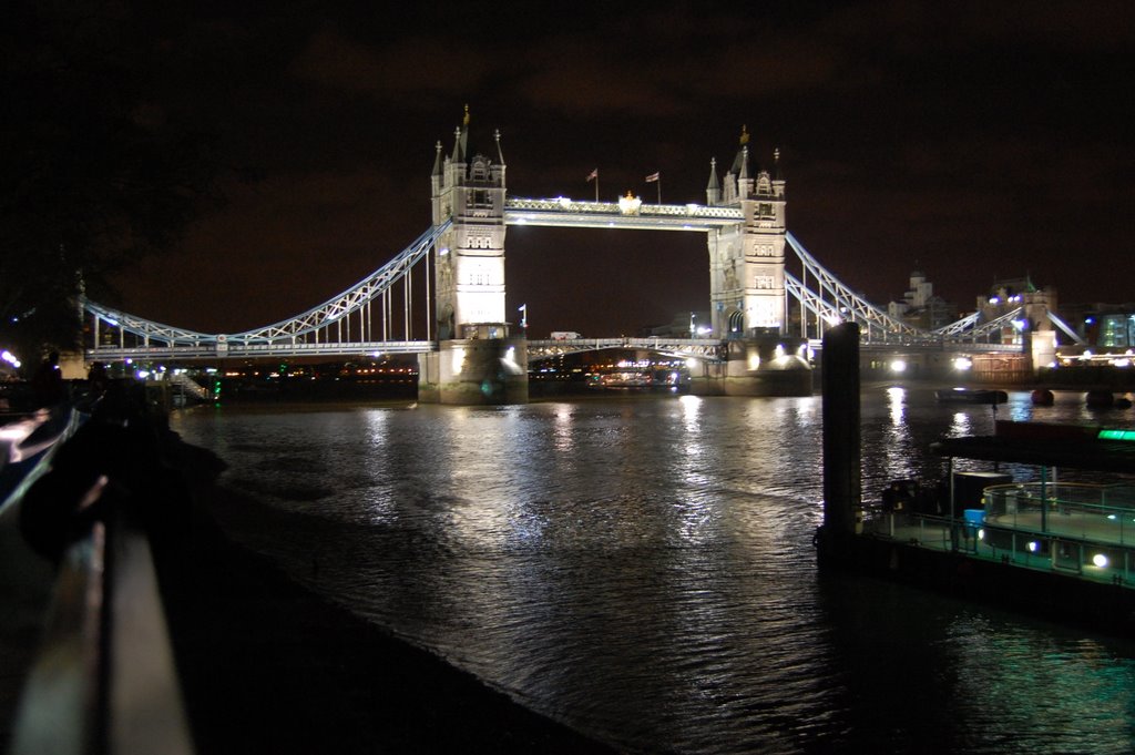 The Tower Bridge by Lukasz J.