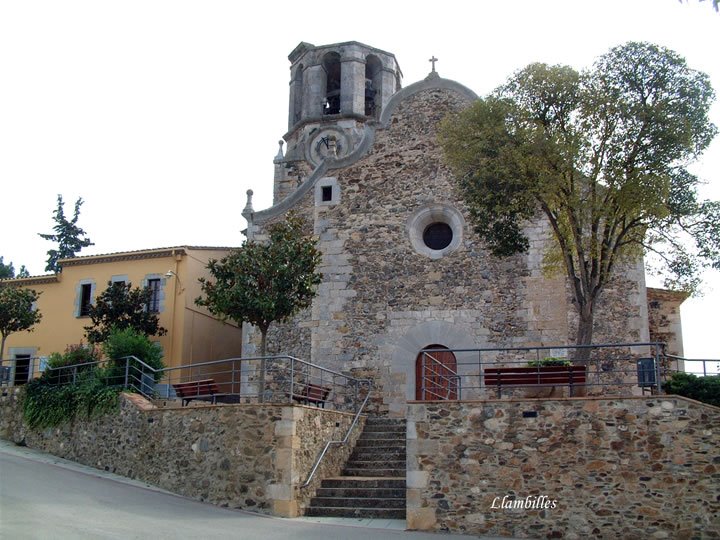 Esglesia de Sant Cristòfol Llambilles by lluiscanyet