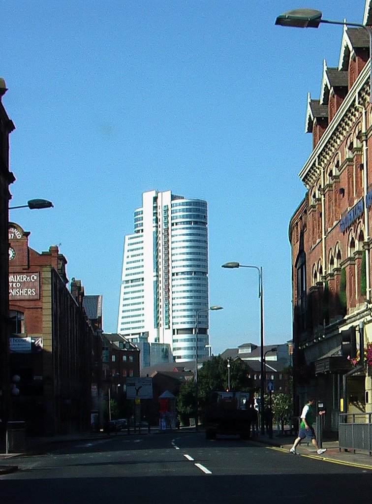 Bridgewater Place, The Dalek, Leeds by Nicola e Pina Europa 2007