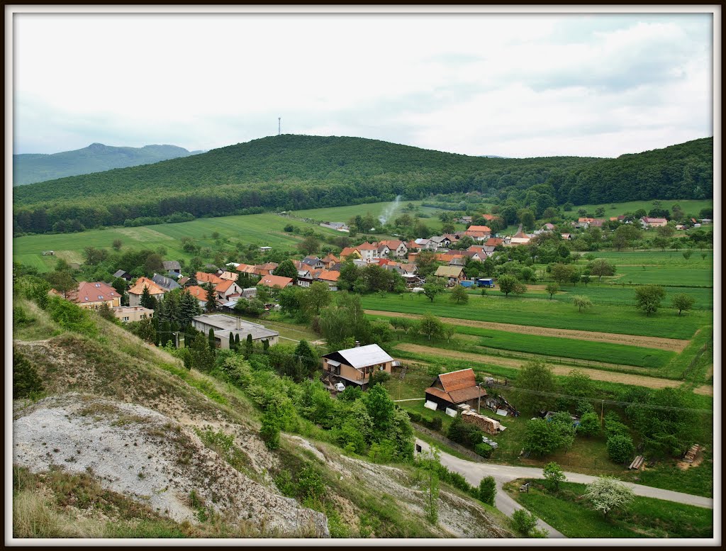 Horný koniec obce Radobica by < JOKO >