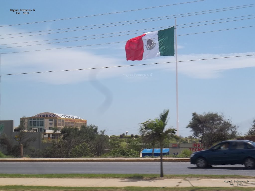 Bandera del ITESCO el 24 de Febrero by Miguel Palmeros