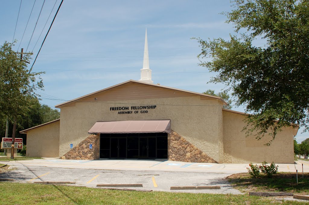 Freedom Fellowship Assembly of God at Dundee, FL by Scotch Canadian