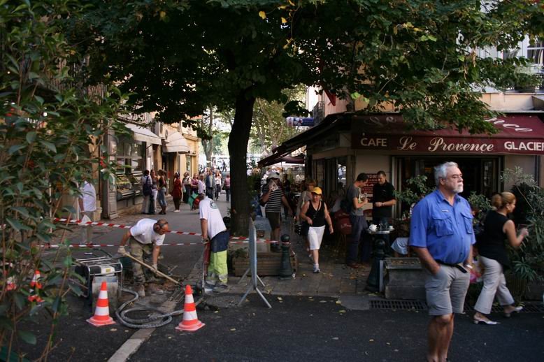 Aix-en-Provence by Robert Radesic