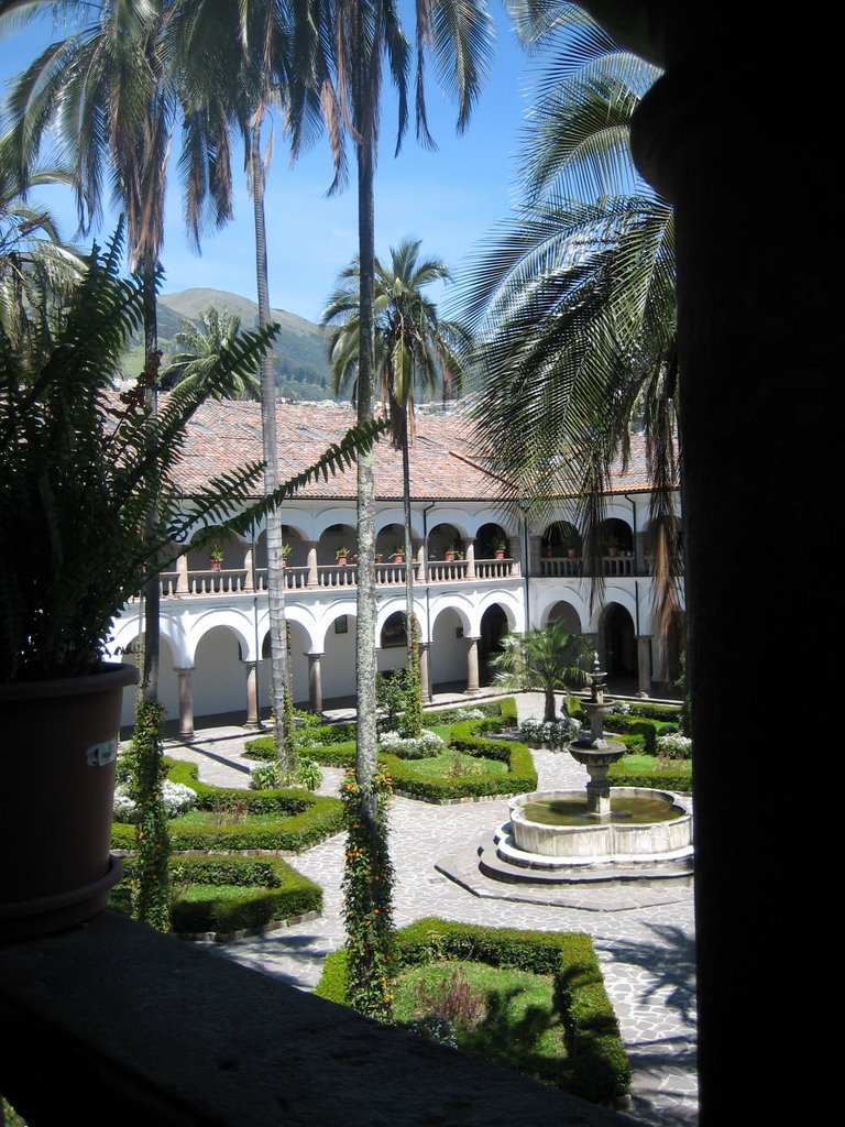 Claustro de San Francisco by Trichita