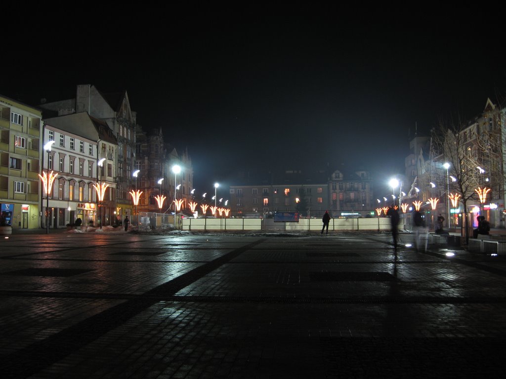 Rynek wieczorem by Clikop