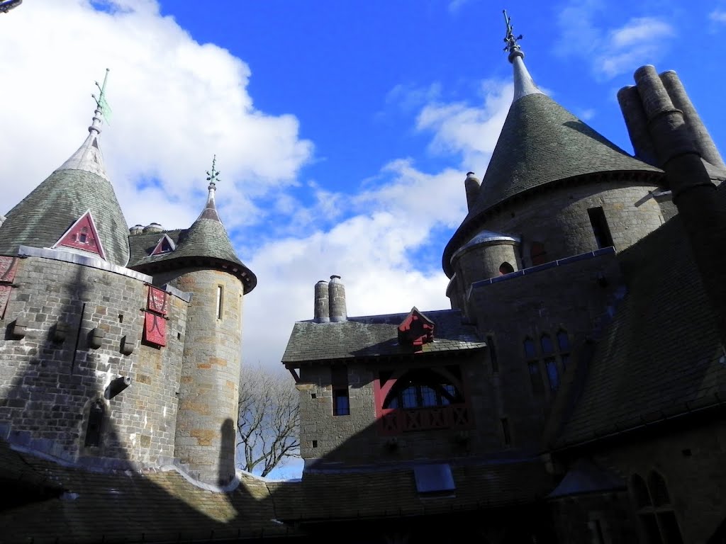 Castell Coch by Andrew Yearsley