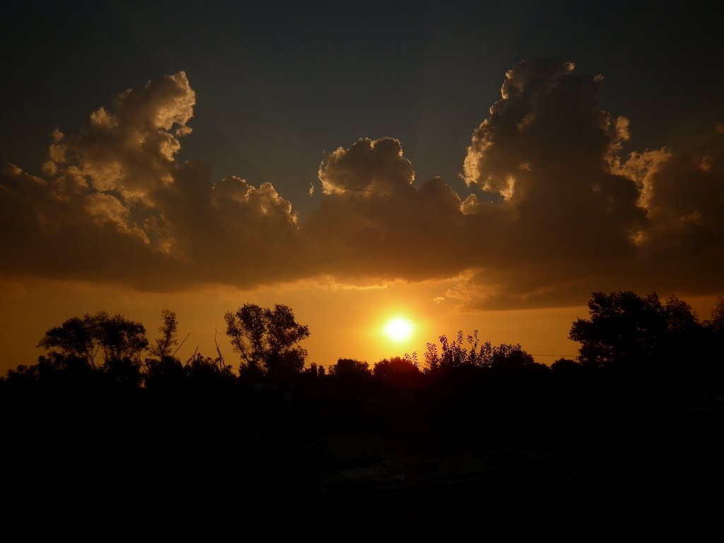 Atardecer en Ezeiza by Cisuraliense