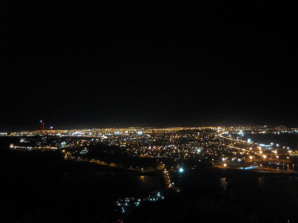 Mazatlan desde el Faro de noche by nestorsanchez