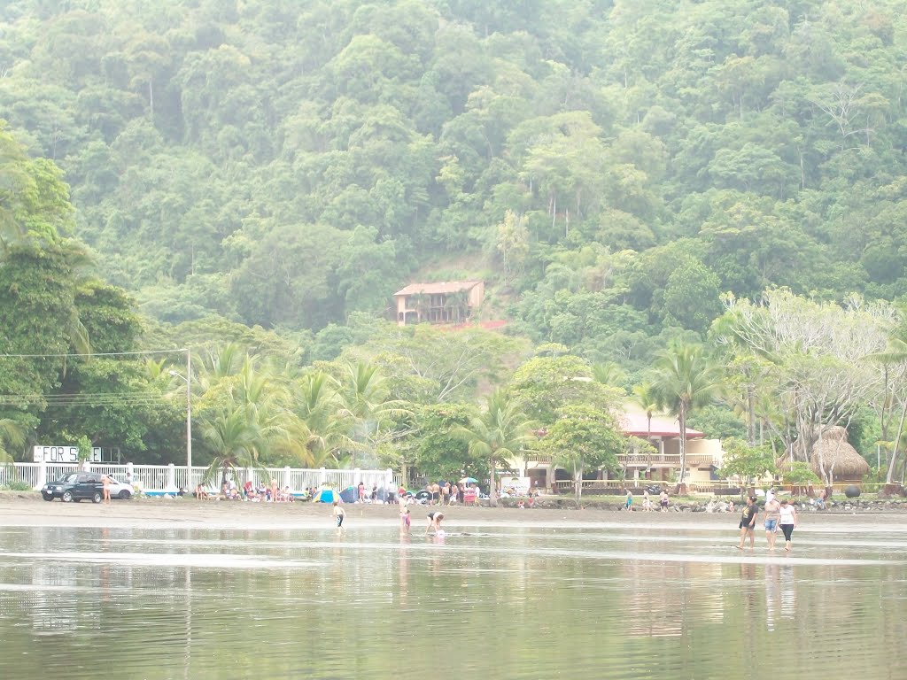 Playa Jaco by Tony Castillo.