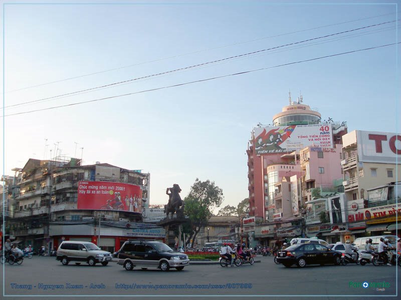 Tượng Đài Thánh Gióng by Vietnam - Paracels