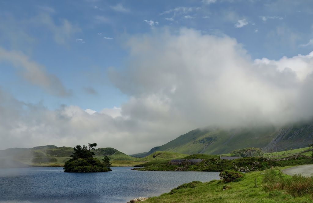 Llynnau Cregennen by Herb Riddle