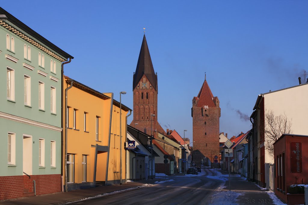 Barth, Stadttor und Kirche by Mecklenburg pro Panoramio