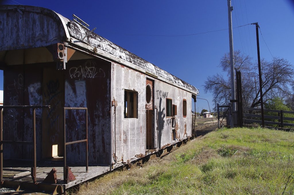 Goods Van lying idle by snucklepuff