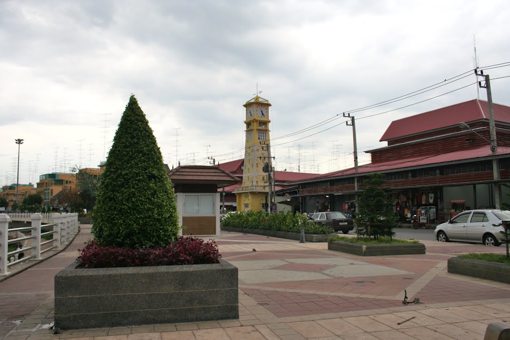 Ratchaburi Clock Tower by pr8ngkiet