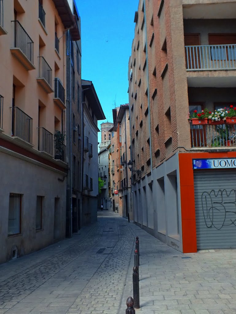 Calle de María Ugarte, Tudela. Navarra. by Valentín Enrique