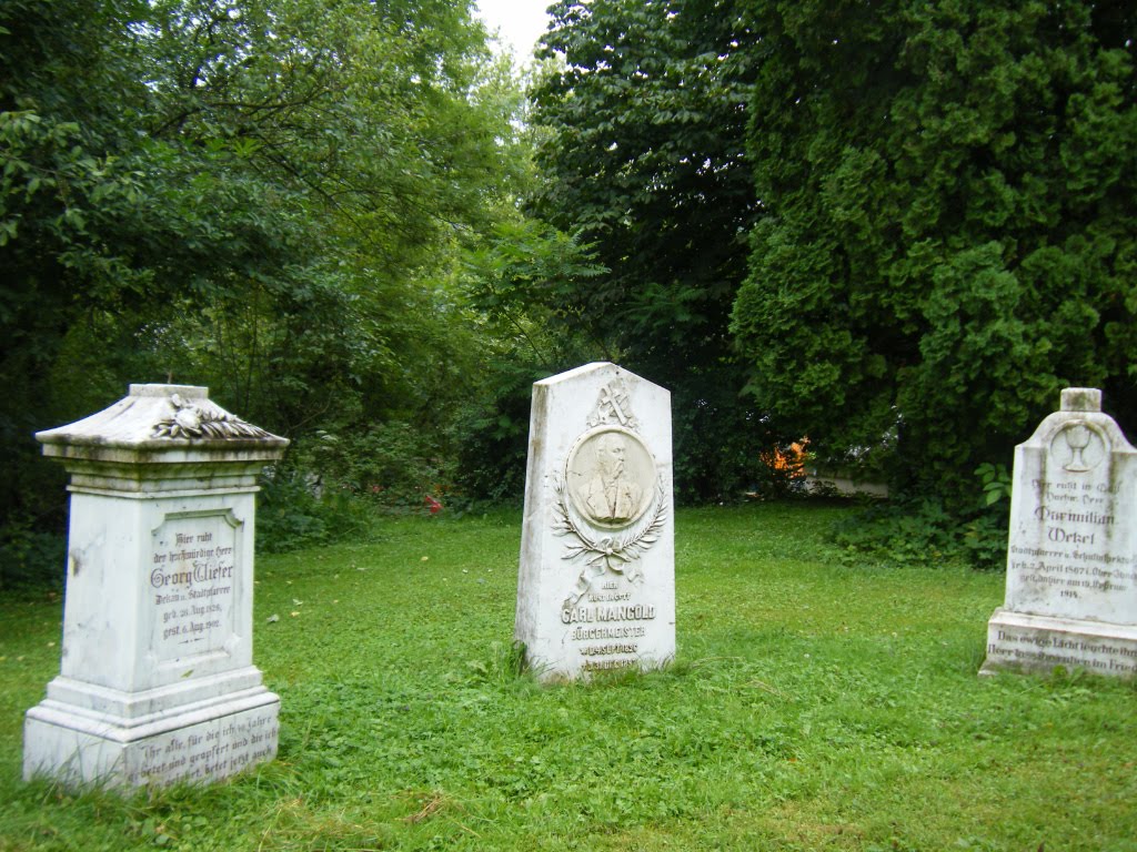 MARKDORF, drei Grabsteine : Georg Wieser, Dekan, Stadtpfr.; Carl Mangold, Bürgermeister; Maximilian Wetzel, Stadtpfr. by ReinhardKlenke