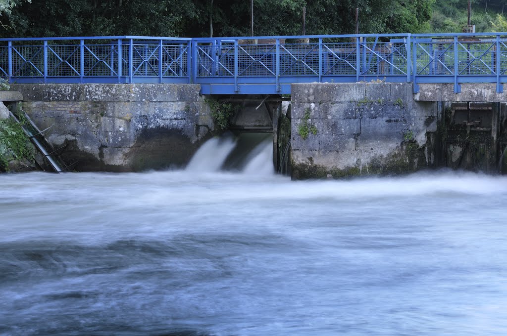 Pont sur la rivière Somme à Long by Jessie Sparrow