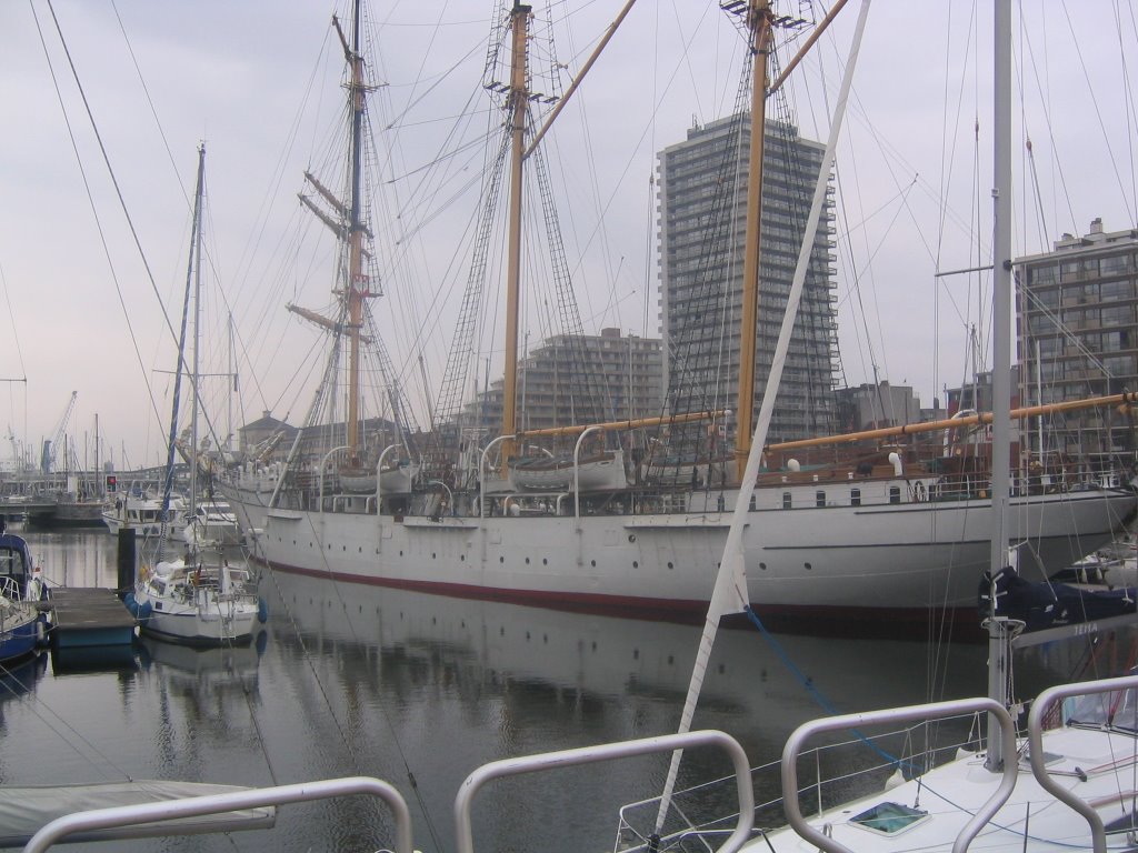 23 07 2005 Port d' Ostende (Flandes) by Ernest Mira i Casterá