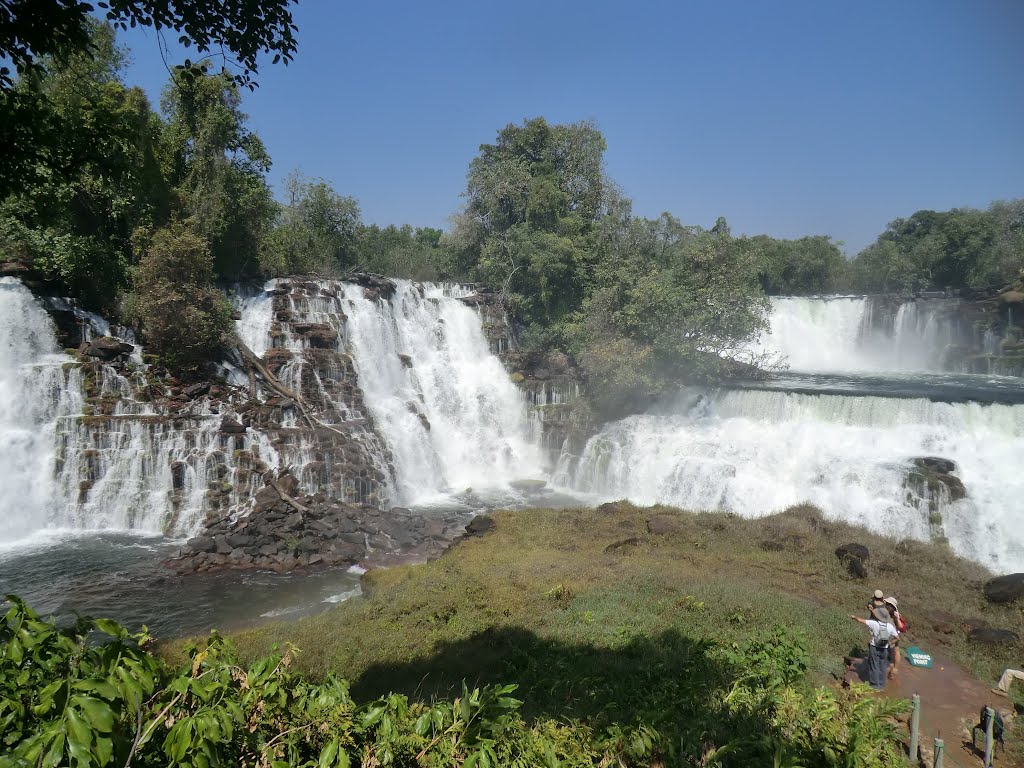 Norte de Zambia. Catarata Kaweluma. La parte central by Santiago Cordero