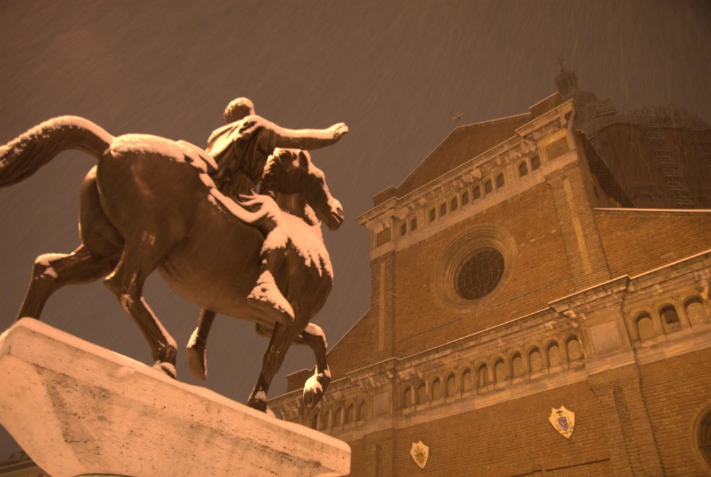 Il Duomo sotto la neve by bilbo71