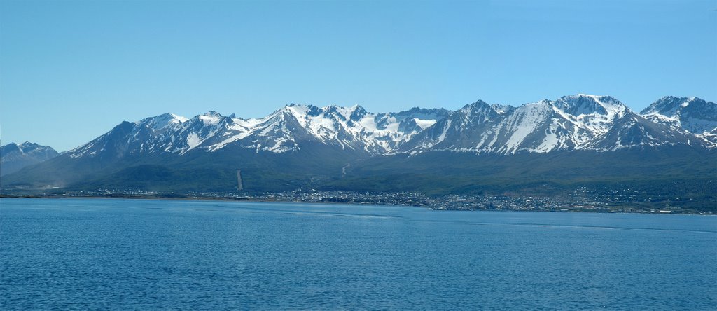 Bahía de Ushuaia by Agustin Carrillo