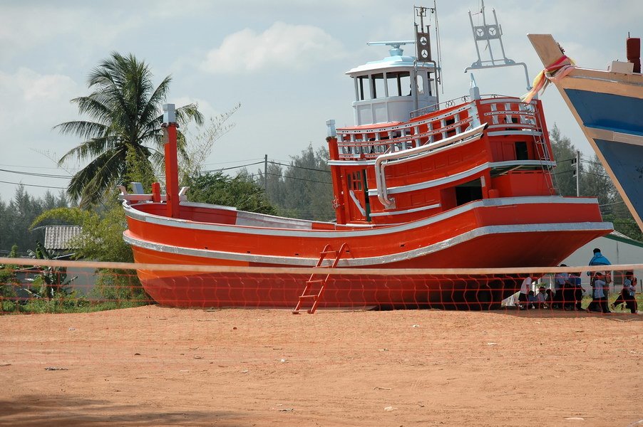 Ban Nam Khem Orange Boat by ppeter