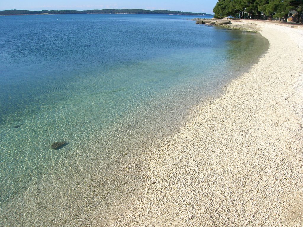 Spiaggia Valbandon by GABRIELE.REGAZZO