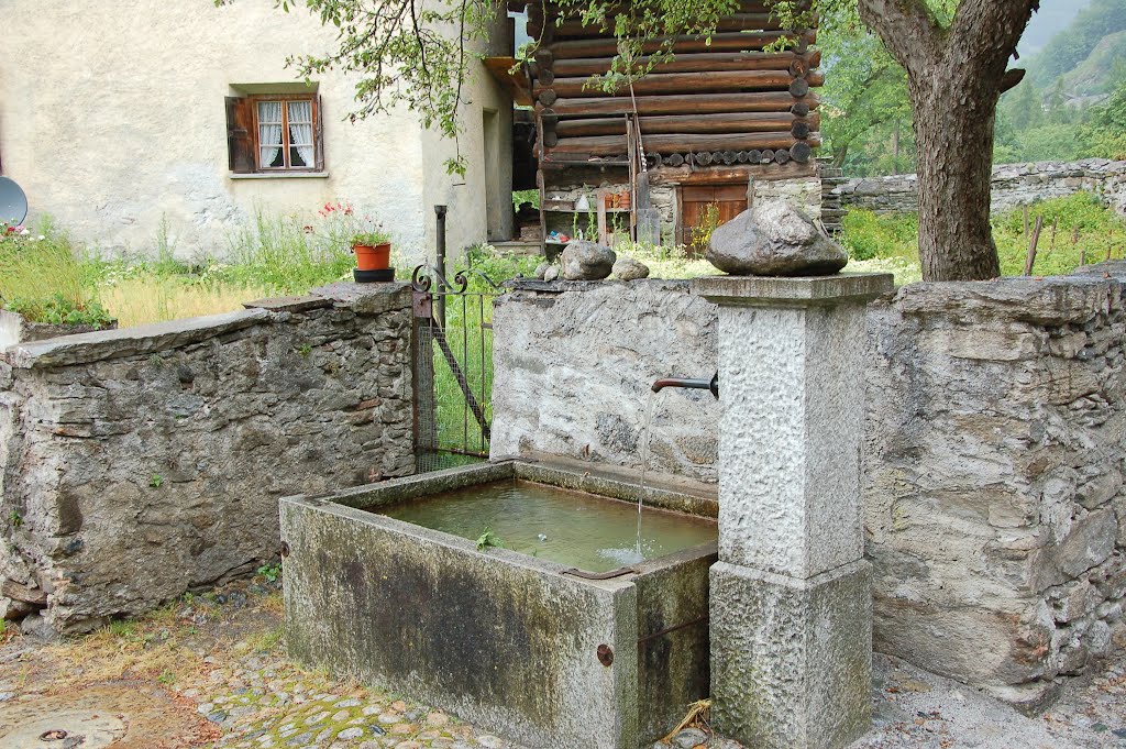 Bondo, Brunnen beim Dorfeingang by arcomonte26