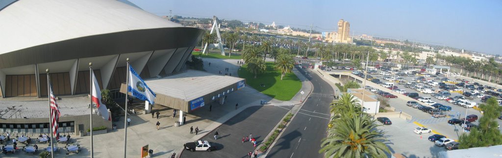 Anaheim, Convention Center (Pan. View) by Robert Radesic