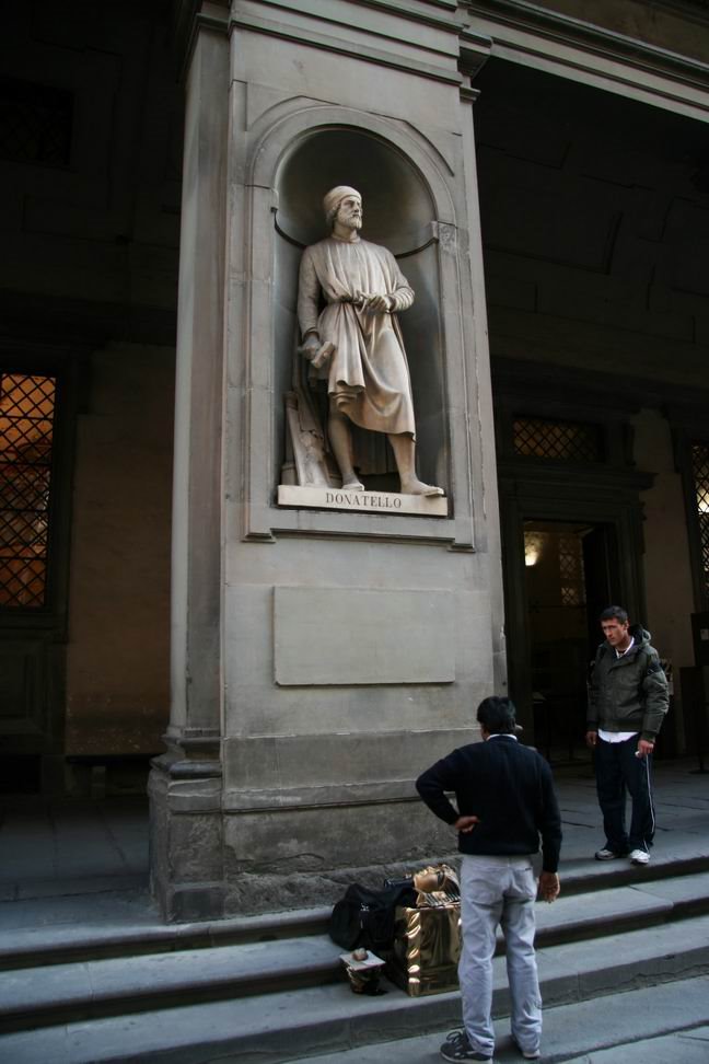 Firenze, Piazzale degli Uffizi by Robert Radesic