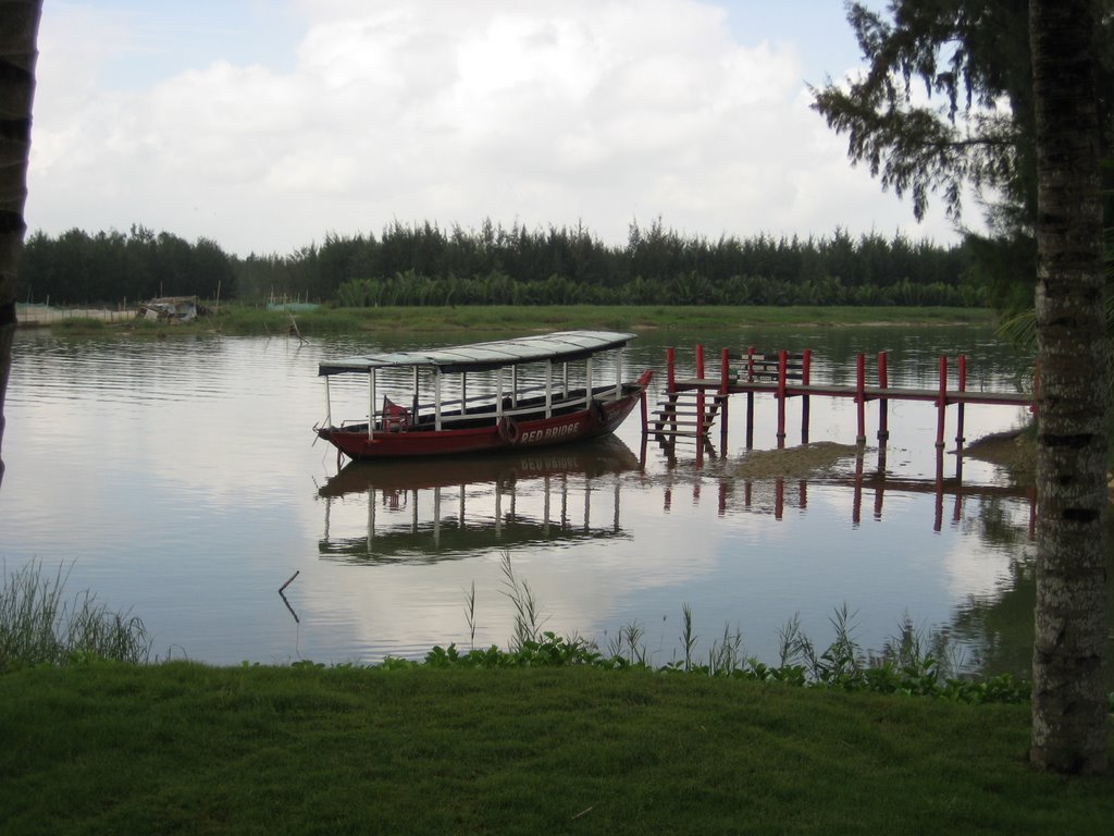 Red Bridge cooking school boat by bewo85