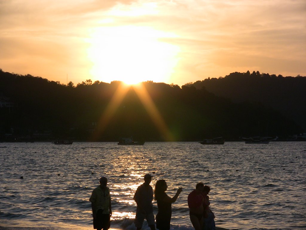 Patong Sunset 2 by hiro4111