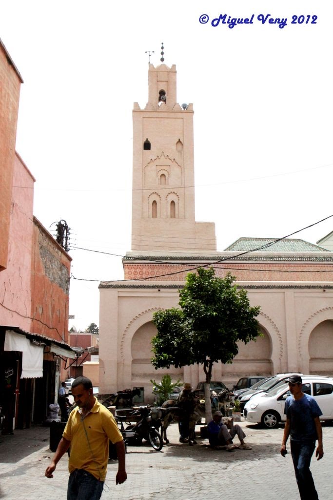 «Mezquita Bab Doukkala» Plaza Mosquee Bab Doukkala - Marrakech - Marruecos by Miguel Veny