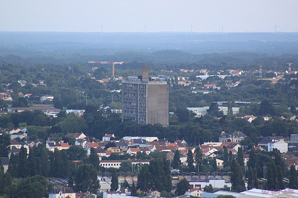 1193- Vue De Tour Bretagne : Cité Radieuse De LeCorbusier (44, Rezé). by Llann Créü