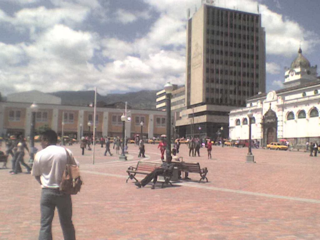 Plaza de Nariño by GABRIEL SALAS TROYA