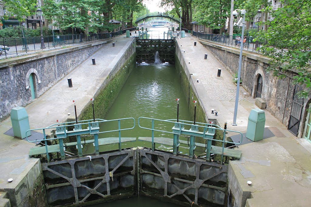 Paris - Canal Saint Martin by Patrick Nouhailler