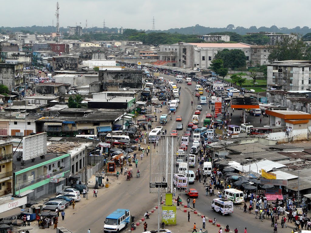 Abidjan, Adjamé vu des 220 logements by tofil44