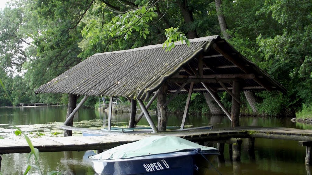 Guggenhauser Weiher / Gemeinde Altshausen, Landkreis Ravensburg by Dachsbracke