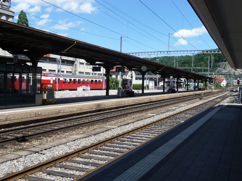 Im Bahnhof Burgdorf 1 by bienenritter