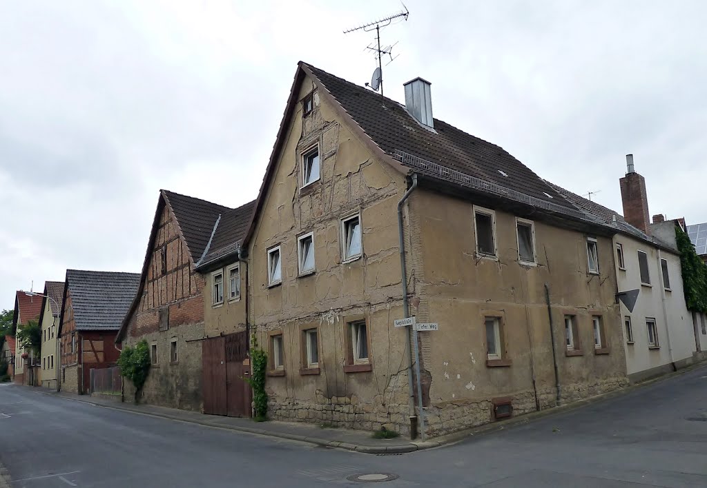 Leerstehender Hof, Hauptstraße by WanderGroschi & CGK